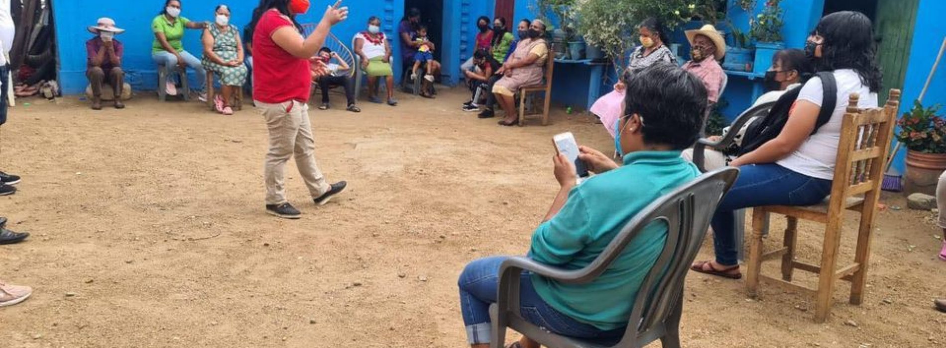 Suma más simpatizantes Gerardina Valeriano Blas al recorrer Cuilápam de Guerrero