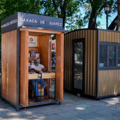 Habilita Ayuntamiento de Oaxaca módulos de información turística en el Centro Histórico