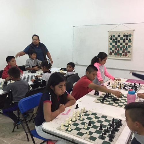 Aprender y jugar ajedrez desarrolla la  capacidad intelectual en estudiantes