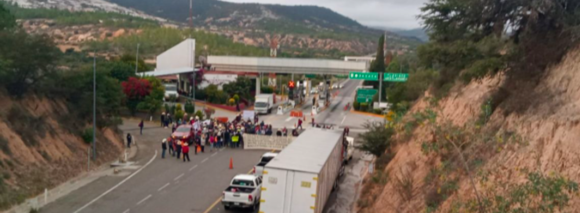 Comunidades bloquean autopista Oaxaca – Puebla