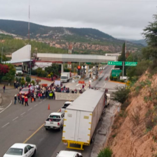Comunidades bloquean autopista Oaxaca – Puebla