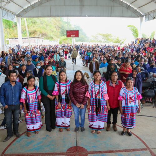 Entrega DIF Oaxaca dotaciones alimentarias a las familias de la Sierra Flores Magón