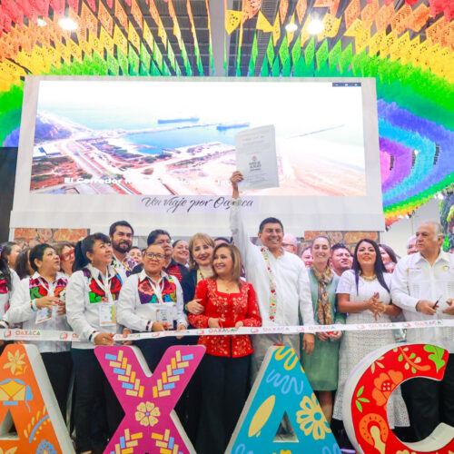Inaugura Gobernador Salomón Jara stand del Estado de Oaxaca en el Tianguis Turístico