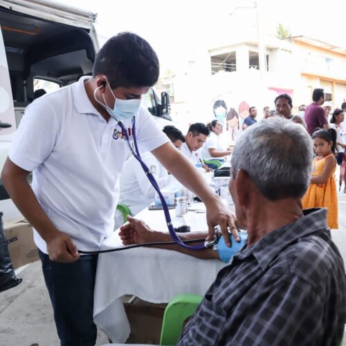 Llega la Caravana de Unidades de Cuidados DIF Oaxaca a la región Costa