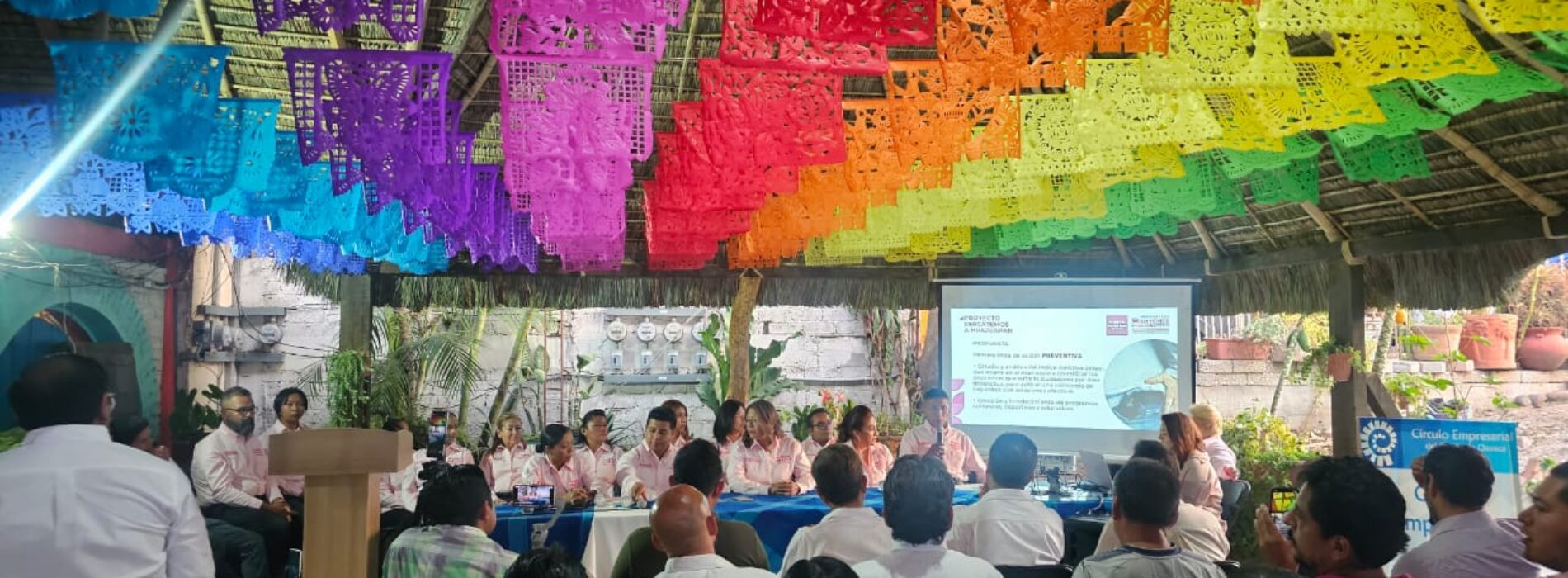 Marycheé Sánchez Presenta Su Proyecto de Trabajo a las Cámaras Empresariales de Huajuapan