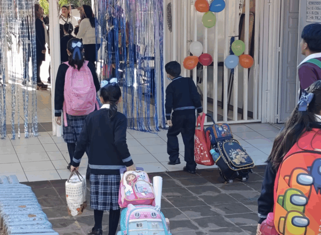 Regresan a clases más de 800 mil estudiantes en Oaxaca; inicia el ciclo ...