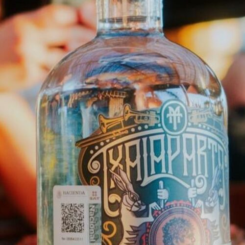 Mezcal Txalaparta, orgullo de Oaxaca, conquista la Medalla de Oro en el certamen Top 99 Mezcales 2026.